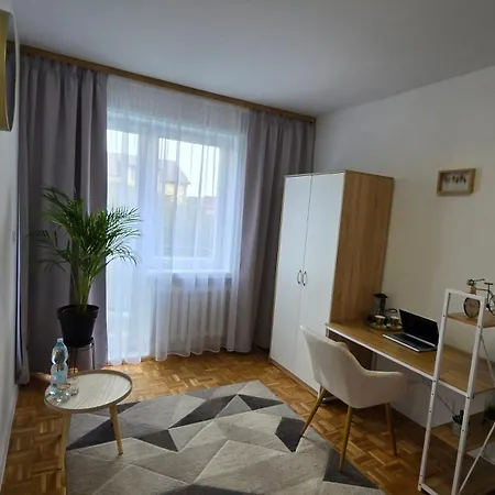 Duze Pokoje W Nowoczesnym Stylu Kielce Exterior photo