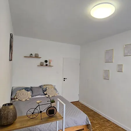 Duze Pokoje W Nowoczesnym Stylu Kielce Exterior photo